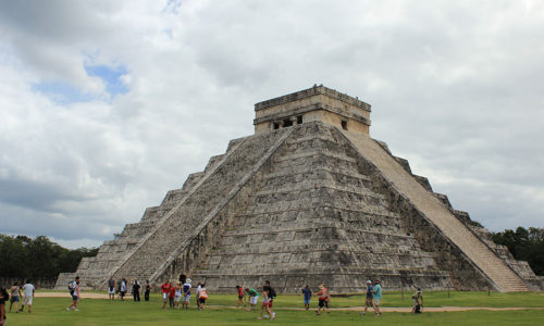 Piramides en rivera maya